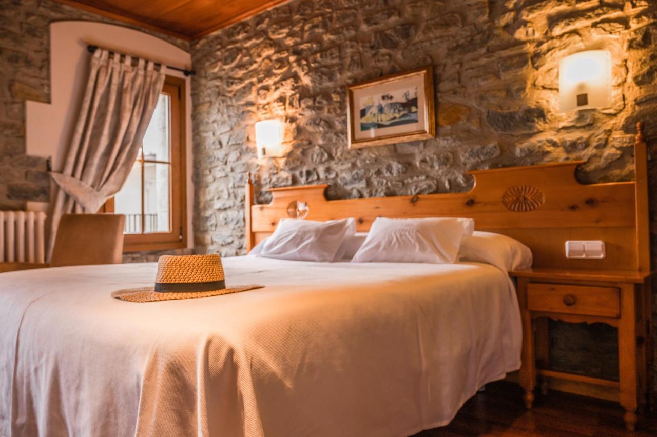Hotel Hostal Estrella Rupit i Pruit Extérieur photo