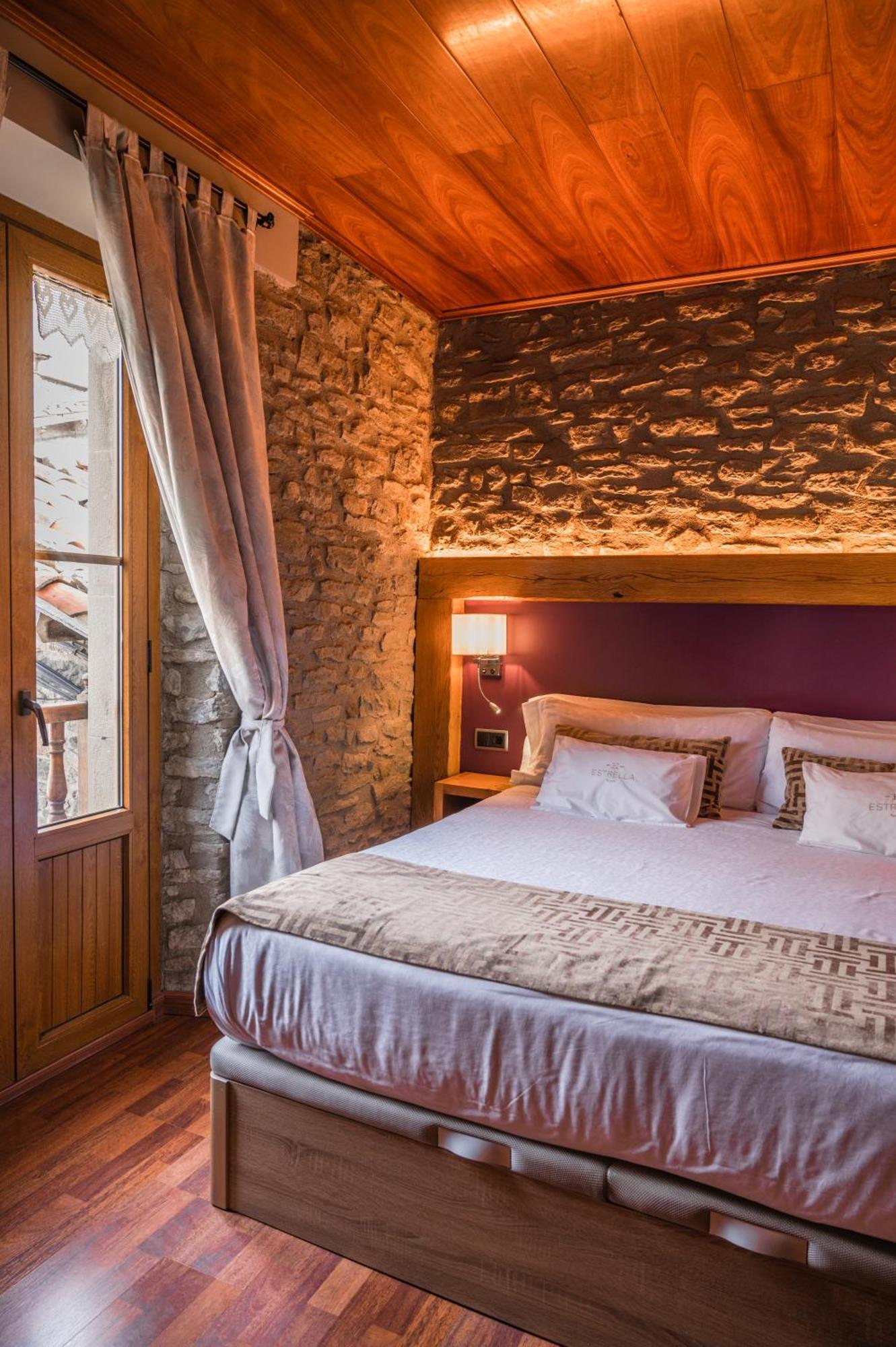 Hotel Hostal Estrella Rupit i Pruit Extérieur photo